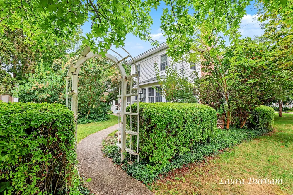 345 Mary Street Saugatuck, MI 49453