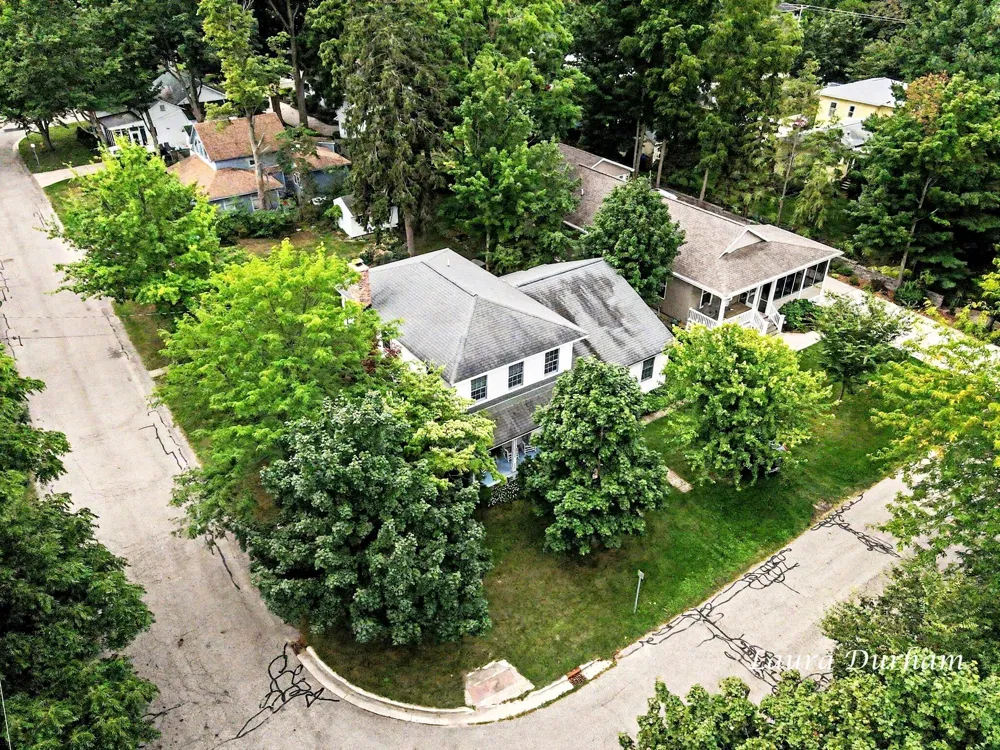 345 Mary Street Saugatuck, MI 49453