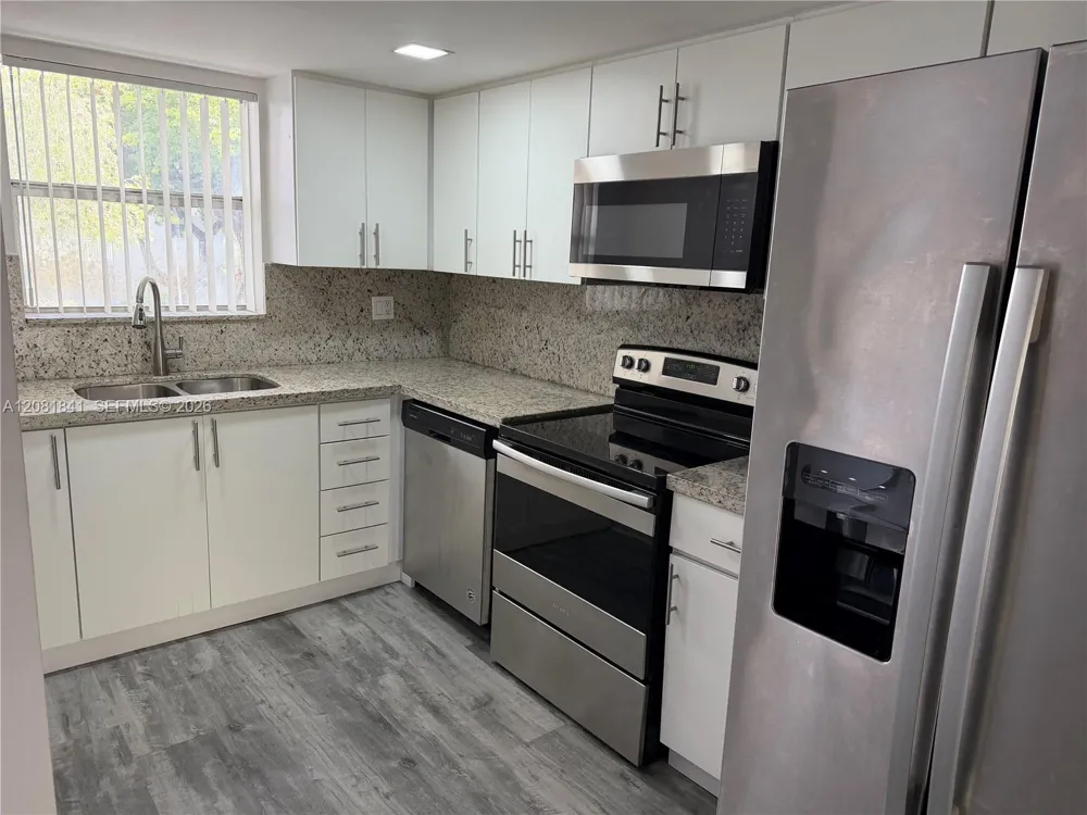 9371 Fontainebleau Blvd #I225 Miami, FL 33172