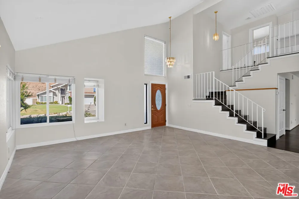 27820 Palmetto Ridge Drive Santa Clarita, CA 91354