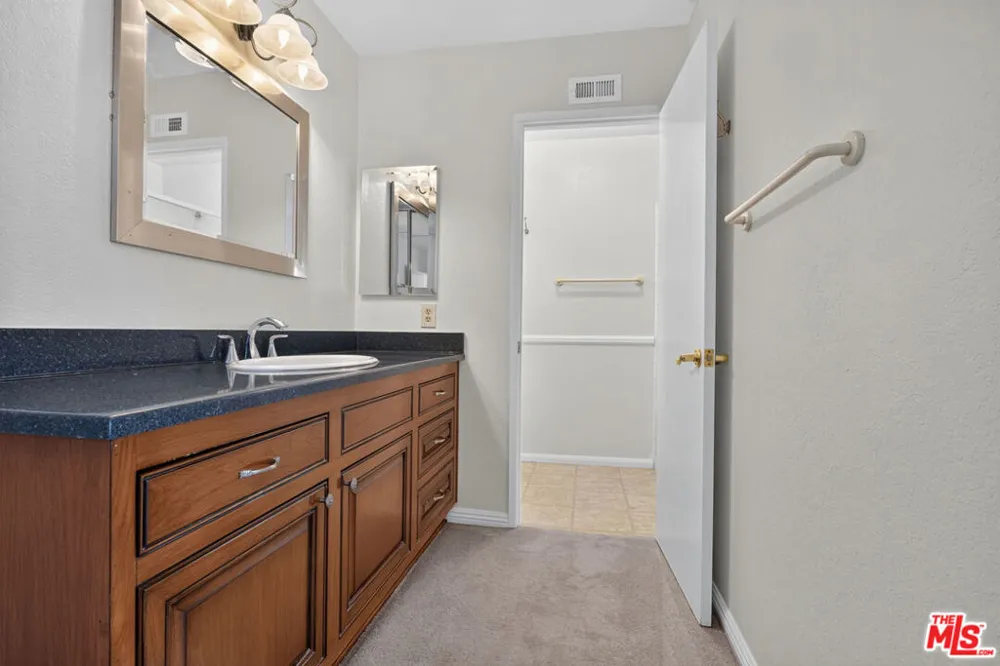 27820 Palmetto Ridge Drive Santa Clarita, CA 91354