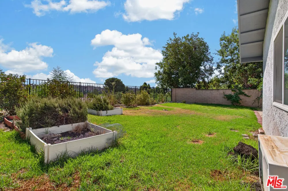 27820 Palmetto Ridge Drive Santa Clarita, CA 91354