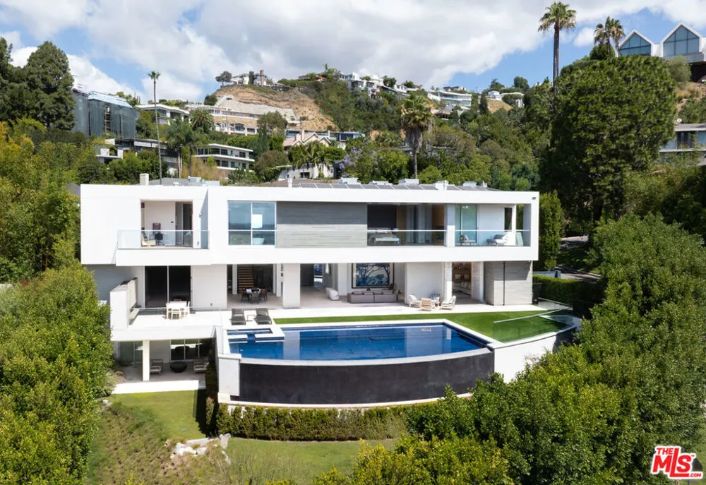 1401 Londonderry Place Los Angeles, CA 90069