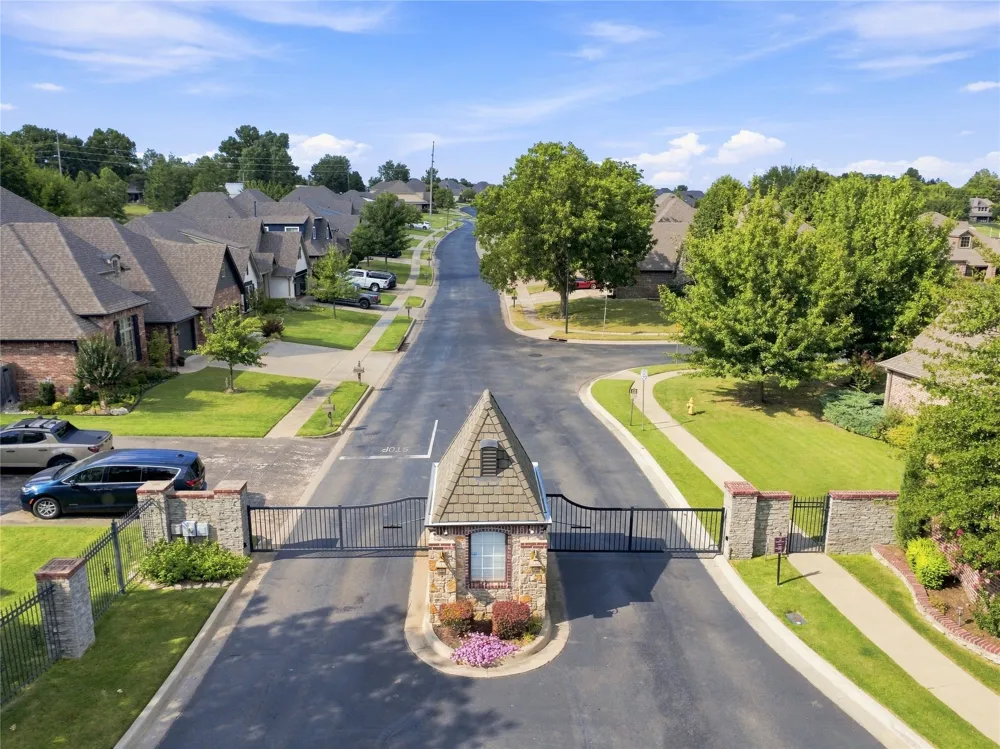 10917 S Sycamore Street Jenks, OK 74037