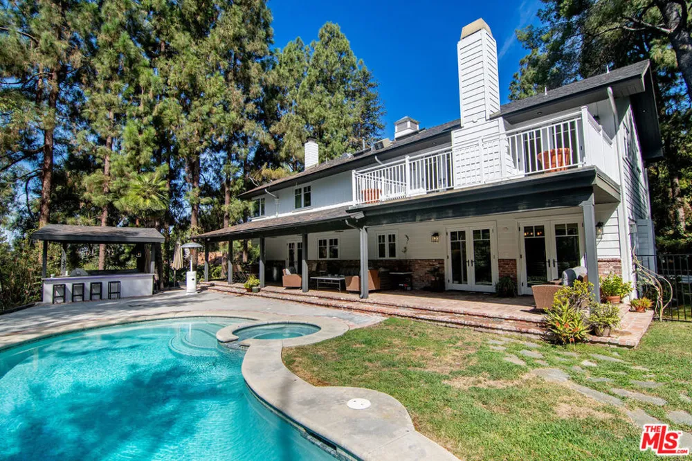 9530 Moonridge Terrace Place Los Angeles, CA 90210