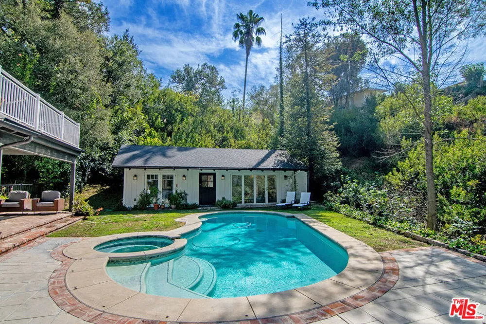 9530 Moonridge Terrace Place Los Angeles, CA 90210