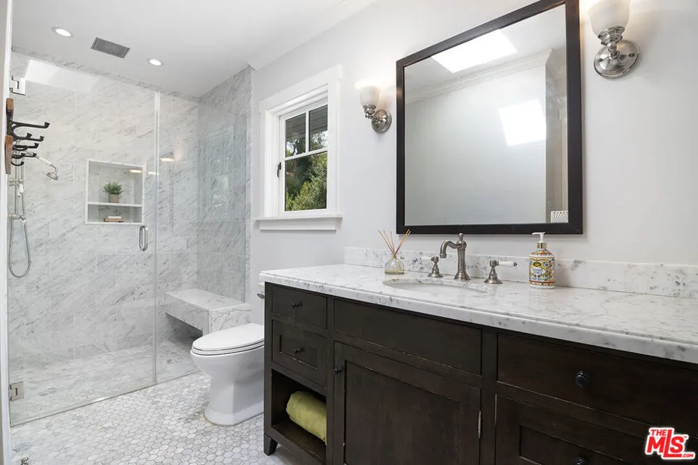 9530 Moonridge Terrace Place Los Angeles, CA 90210