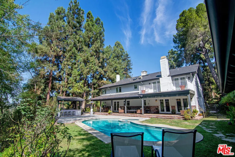 9530 Moonridge Terrace Place Los Angeles, CA 90210