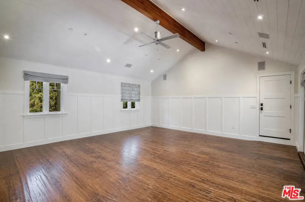 9530 Moonridge Terrace Place Los Angeles, CA 90210