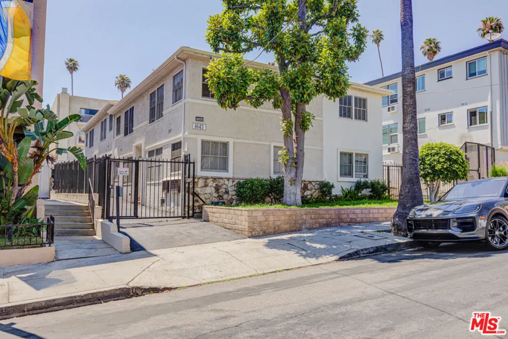 1643 Formosa Avenue #3 Los Angeles, CA 90046