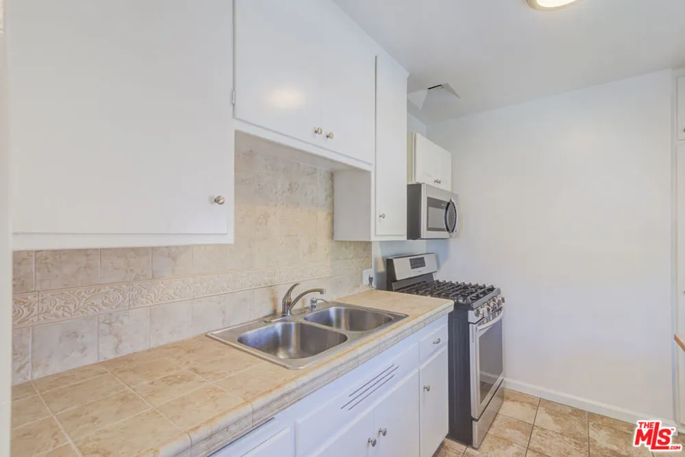 1643 Formosa Avenue #3 Los Angeles, CA 90046