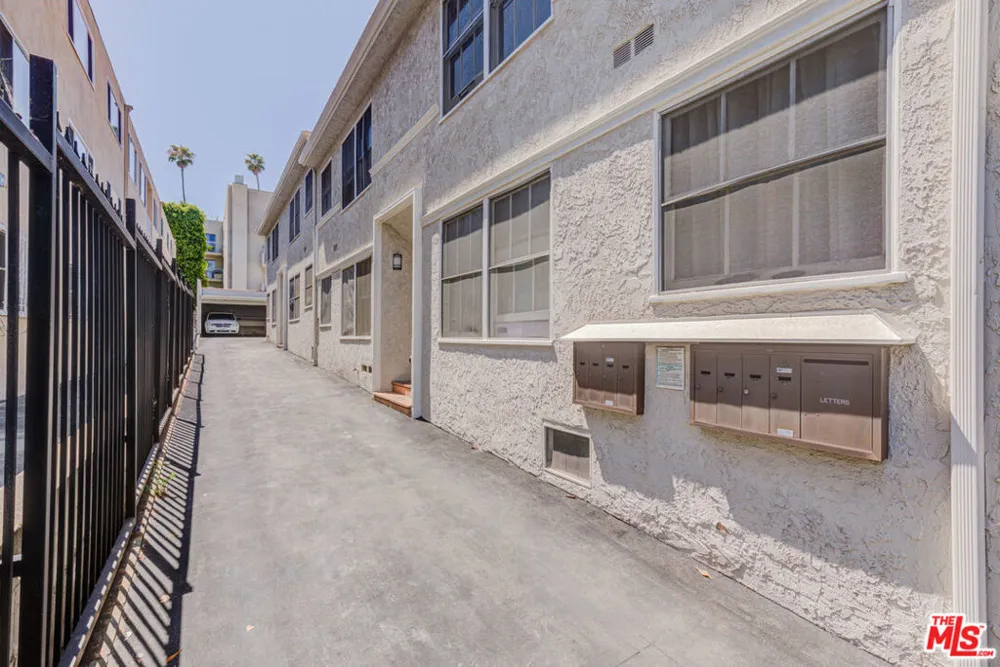 1643 Formosa Avenue #3 Los Angeles, CA 90046