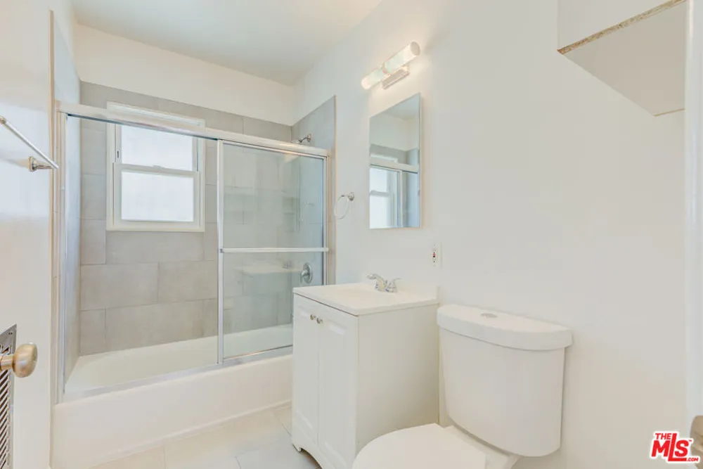 1643 Formosa Avenue #3 Los Angeles, CA 90046
