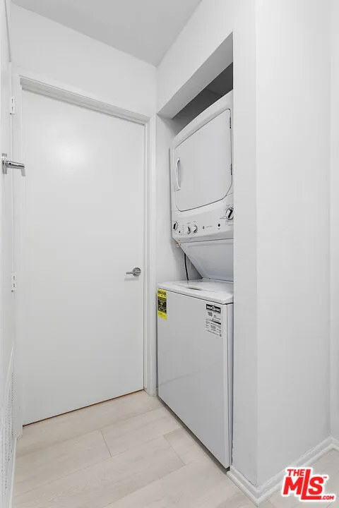 1226 Amherst Avenue #102 Los Angeles, CA 90025