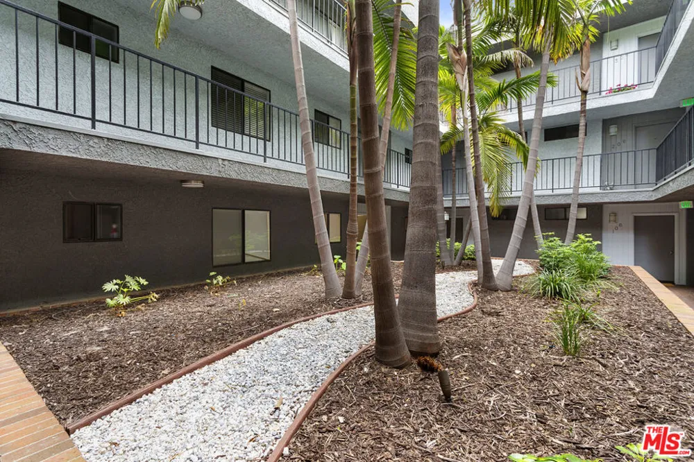 1226 Amherst Avenue #102 Los Angeles, CA 90025