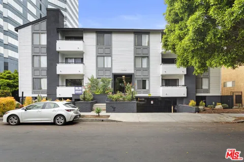 1226 Amherst Avenue #102