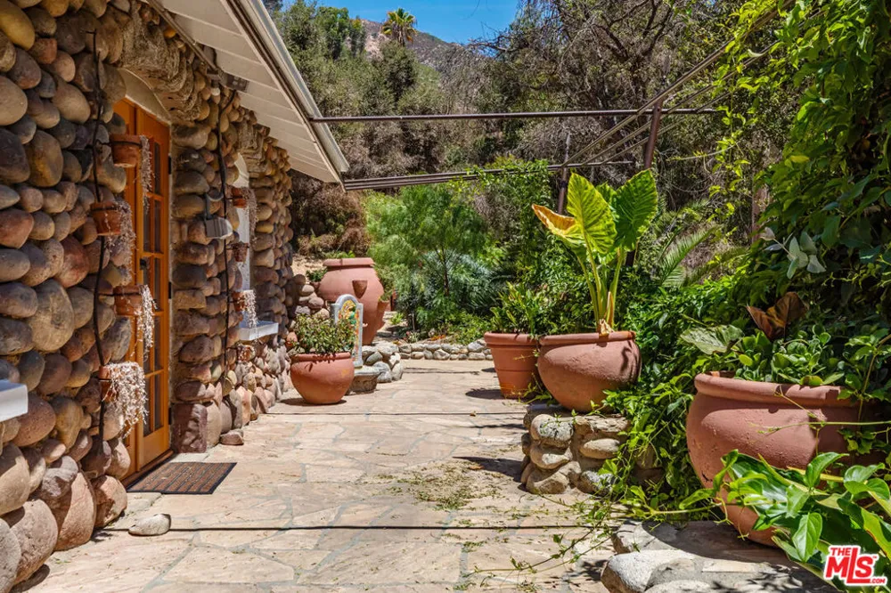 2961 Gorge Road Malibu, CA 90265