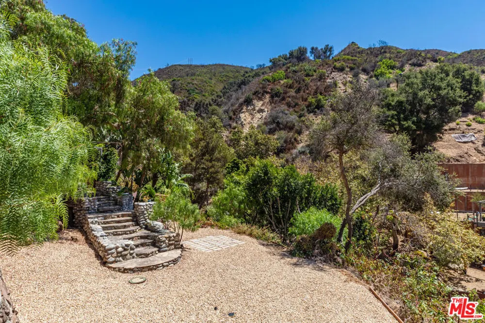 2961 Gorge Road Malibu, CA 90265
