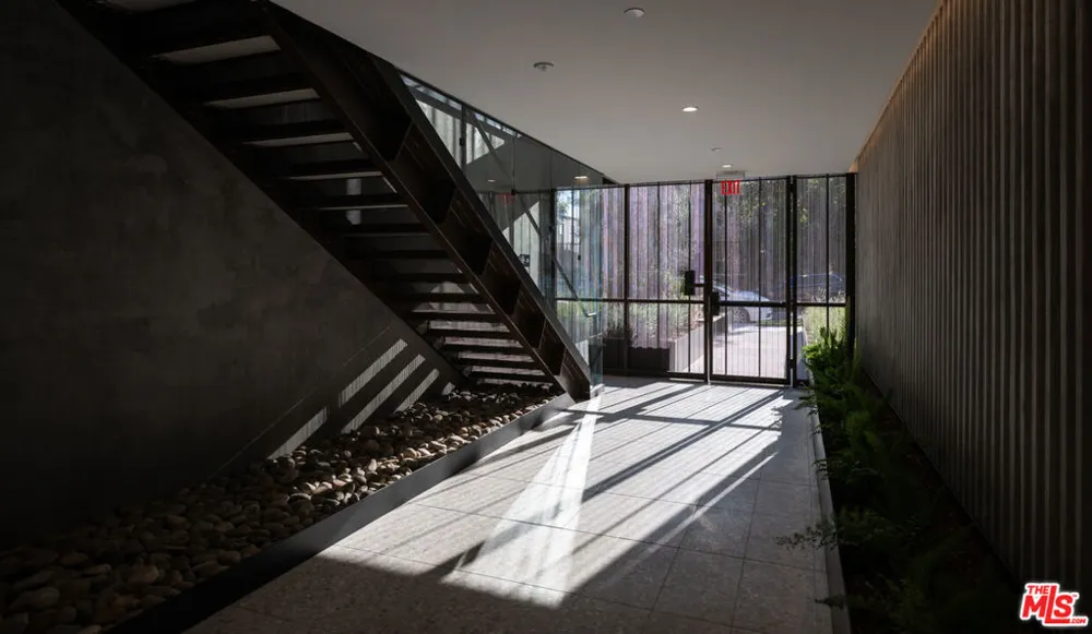 1264 Harper Avenue #201 West Hollywood, CA 90046