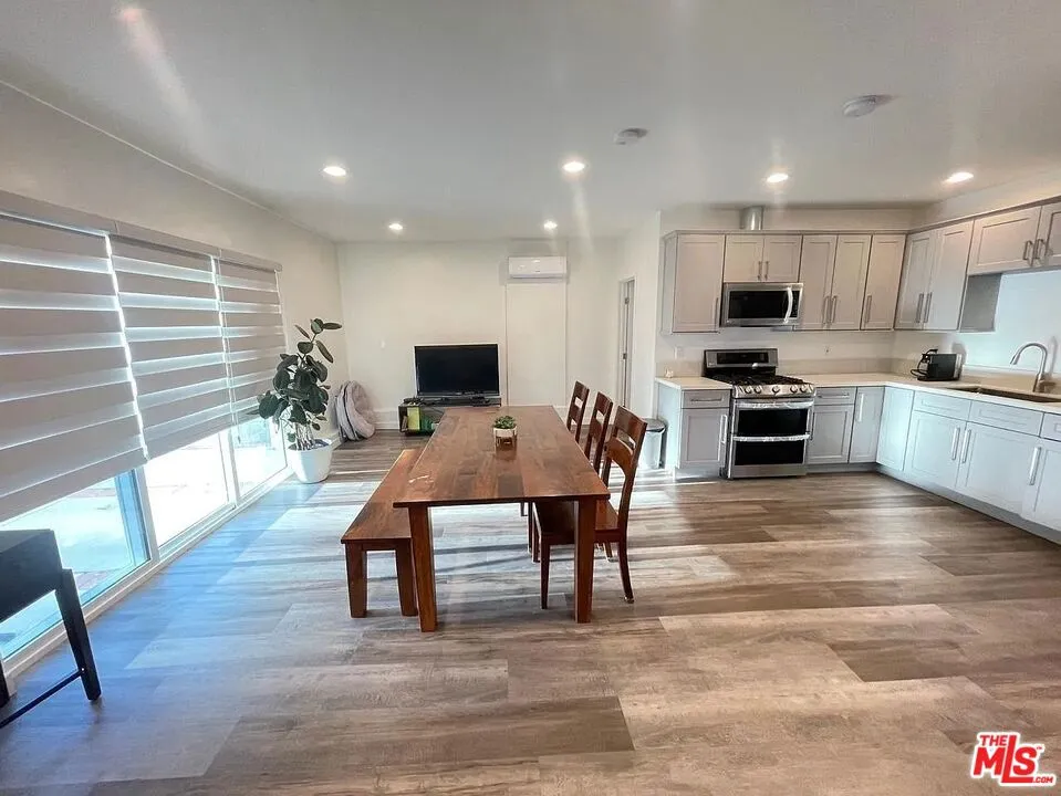 Address Not Shown La Crescenta, CA 91214