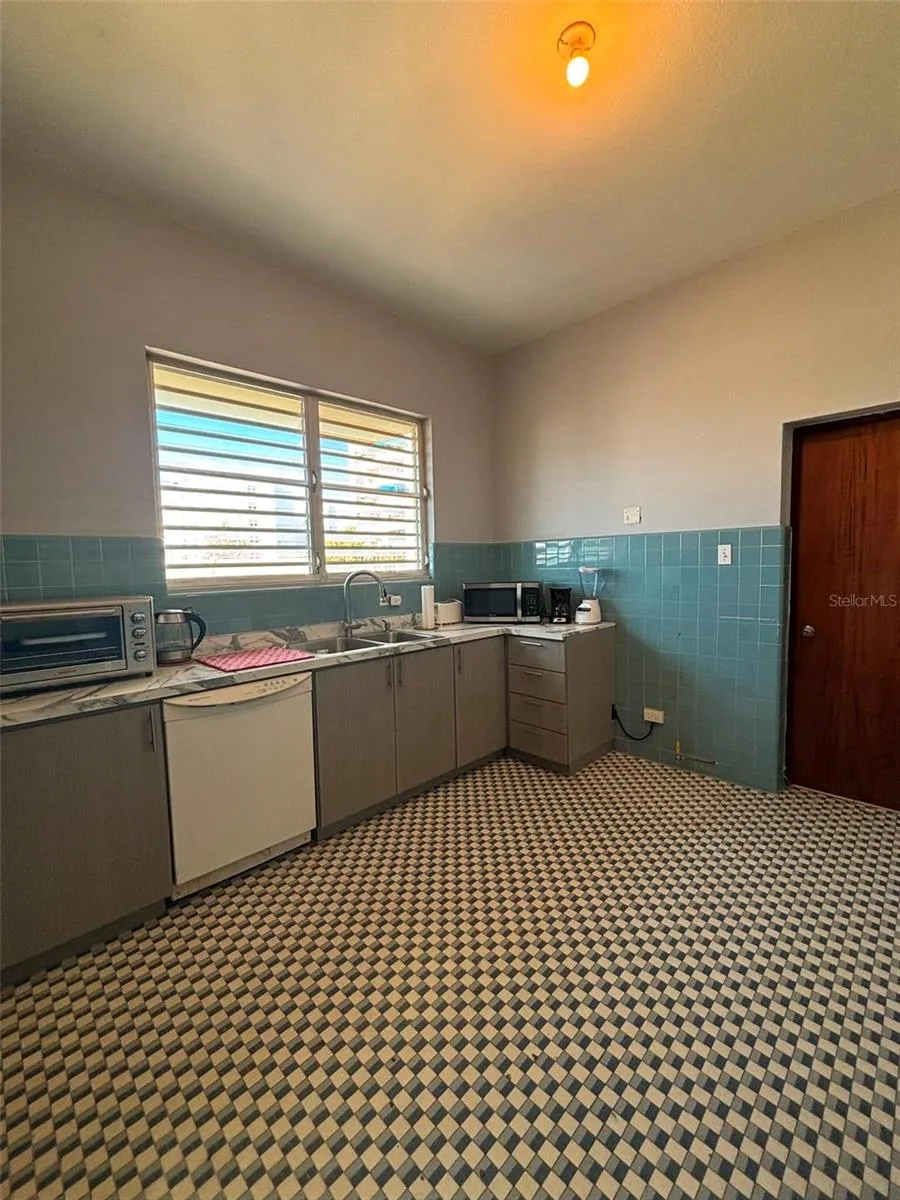 520 RIERA STREET #2 San Juan, PR 00909