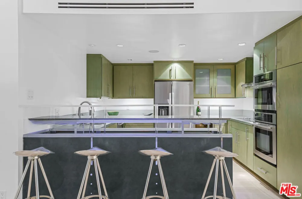 2160 E Century Parkway #2109 Los Angeles, CA 90067
