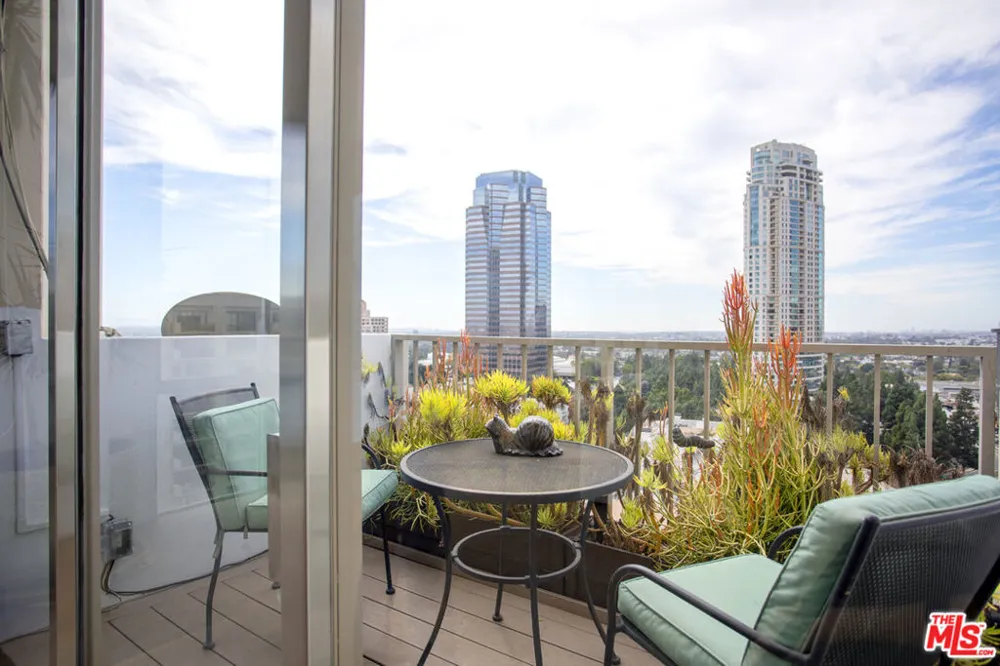 2160 E Century Parkway #2109 Los Angeles, CA 90067