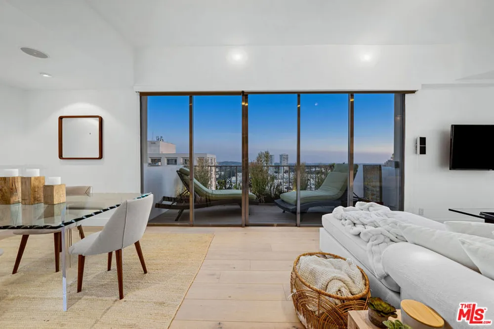 2160 E Century Parkway #2109 Los Angeles, CA 90067