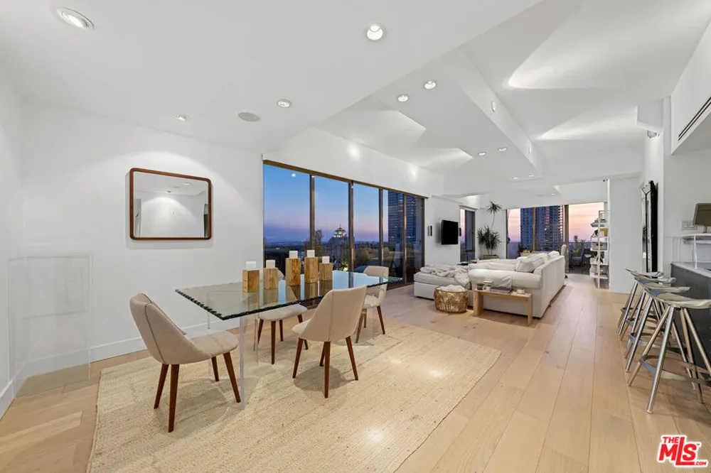 2160 E Century Parkway #2109 Los Angeles, CA 90067