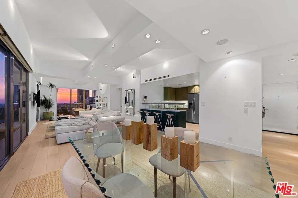 2160 E Century Parkway #2109 Los Angeles, CA 90067
