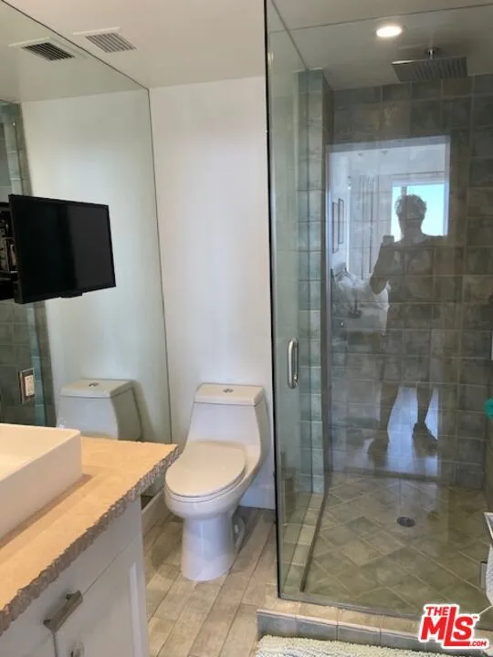 2160 E Century Parkway #2109 Los Angeles, CA 90067