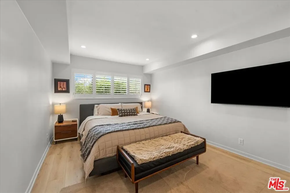 1045 Kings Road #204 West Hollywood, CA 90069