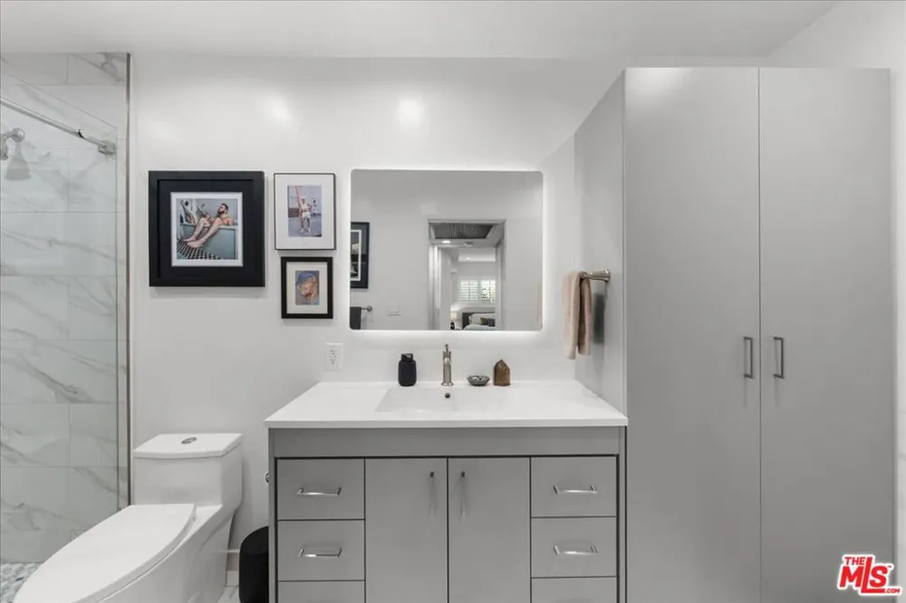 1045 Kings Road #204 West Hollywood, CA 90069