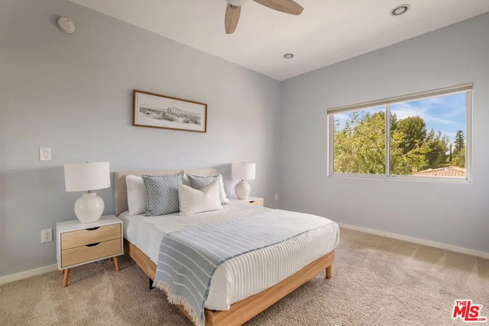 3450 Castlewoods Place Sherman Oaks, CA 91403