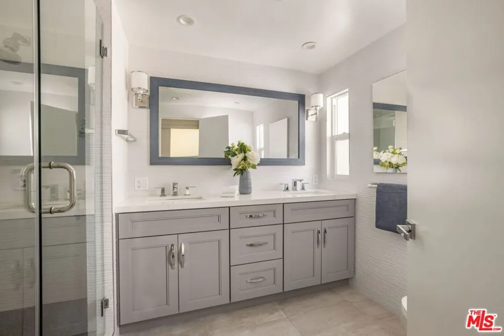 3450 Castlewoods Place Sherman Oaks, CA 91403