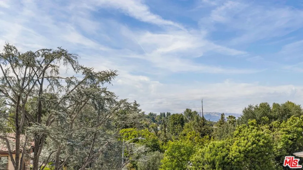 3450 Castlewoods Place Sherman Oaks, CA 91403