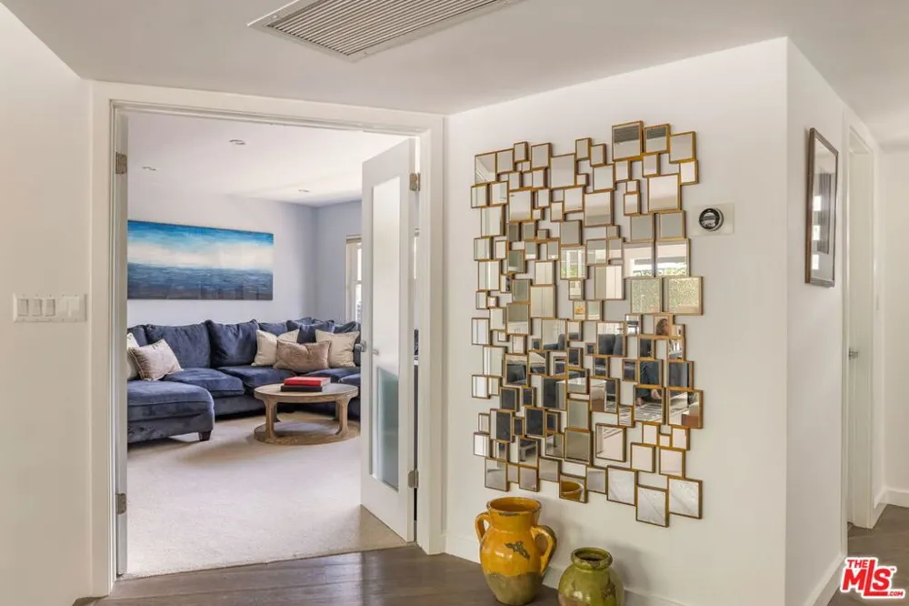 3450 Castlewoods Place Sherman Oaks, CA 91403