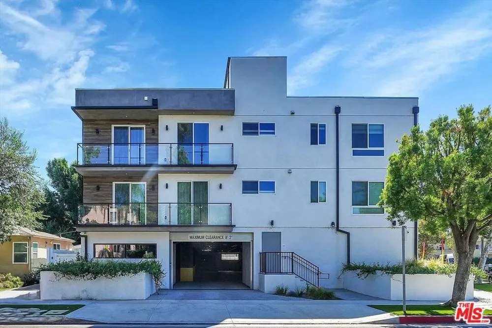 14419 Riverside Drive #306A Sherman Oaks, CA 91423
