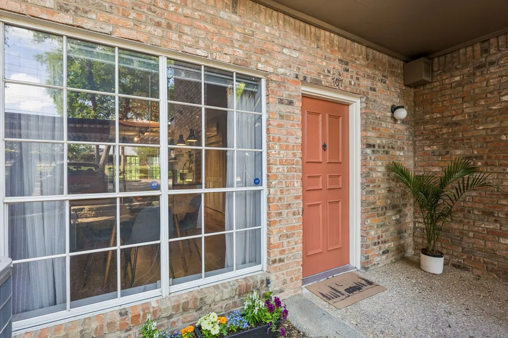 9801 Royal Lane #707 Dallas, TX 75231