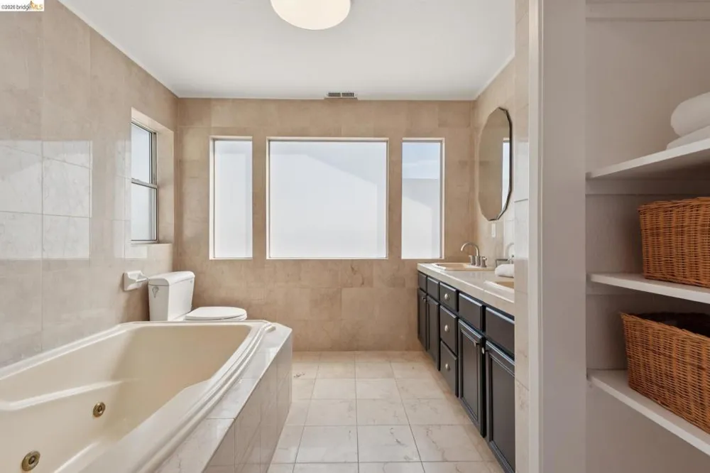 4368 Whittle Ave Oakland, CA 94602
