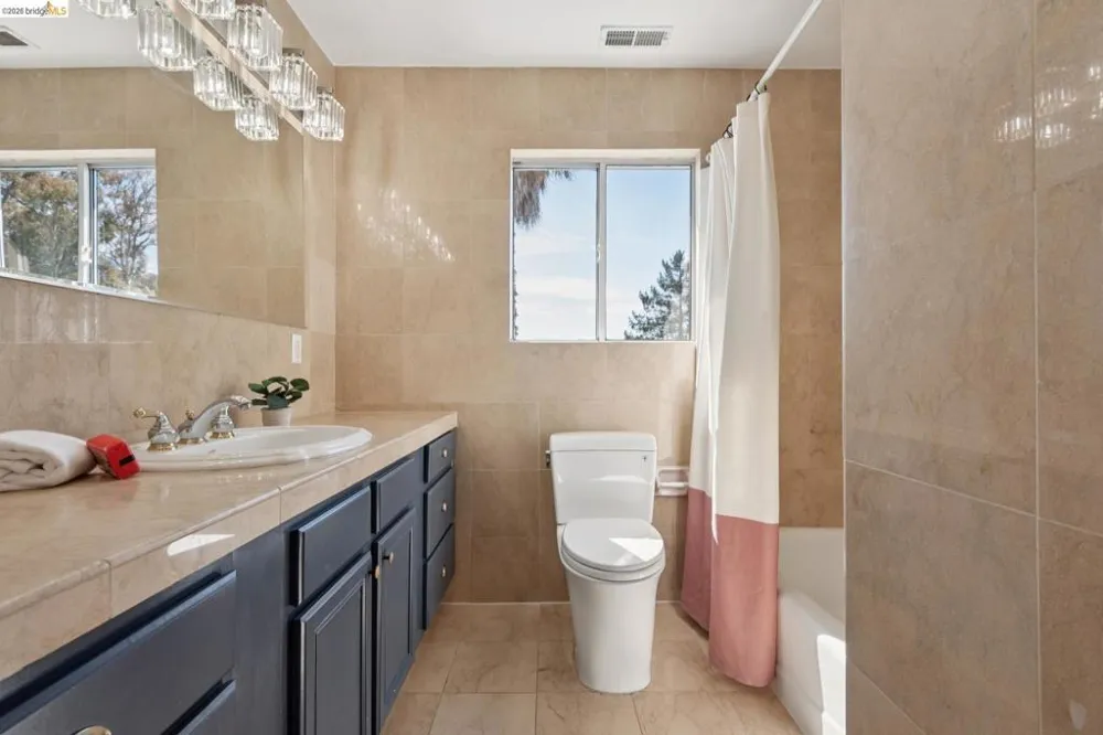 4368 Whittle Ave Oakland, CA 94602