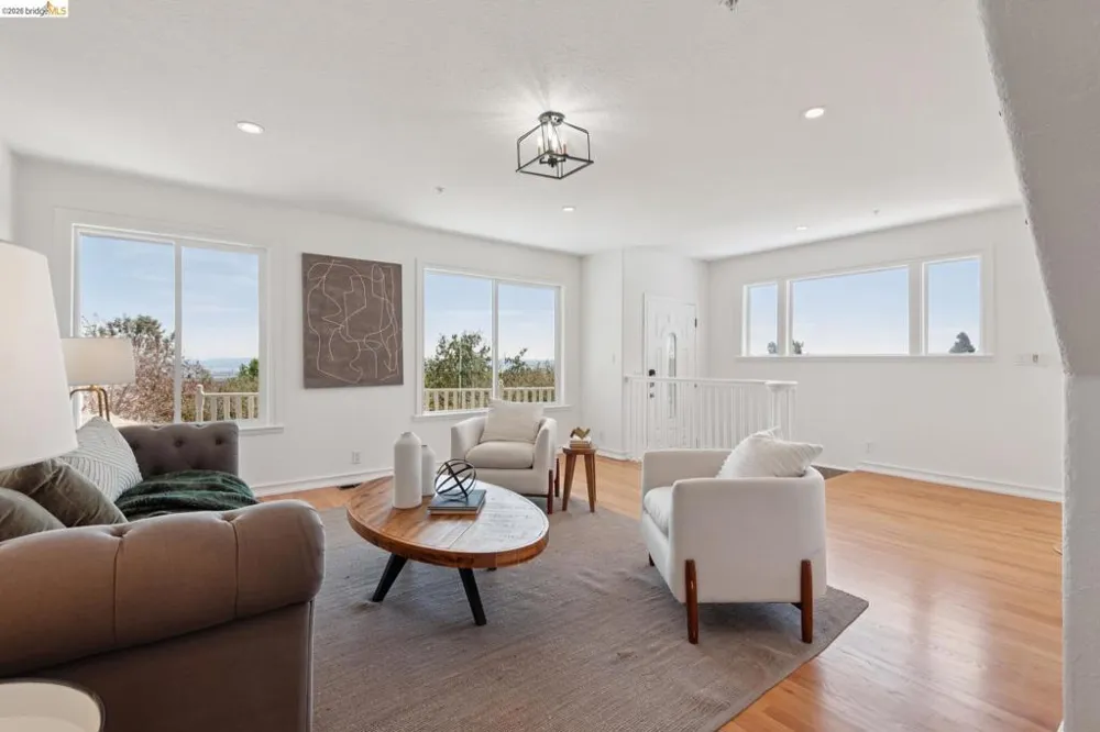 4368 Whittle Ave Oakland, CA 94602