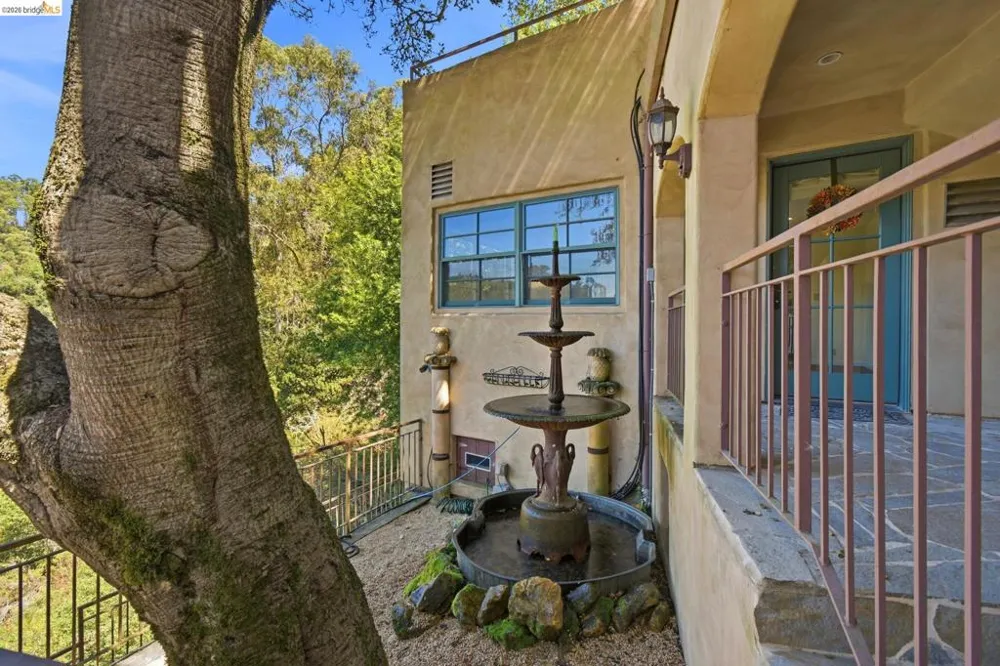 11 Drury Ct Berkeley, CA 94705