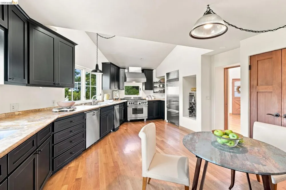 11 Drury Ct Berkeley, CA 94705