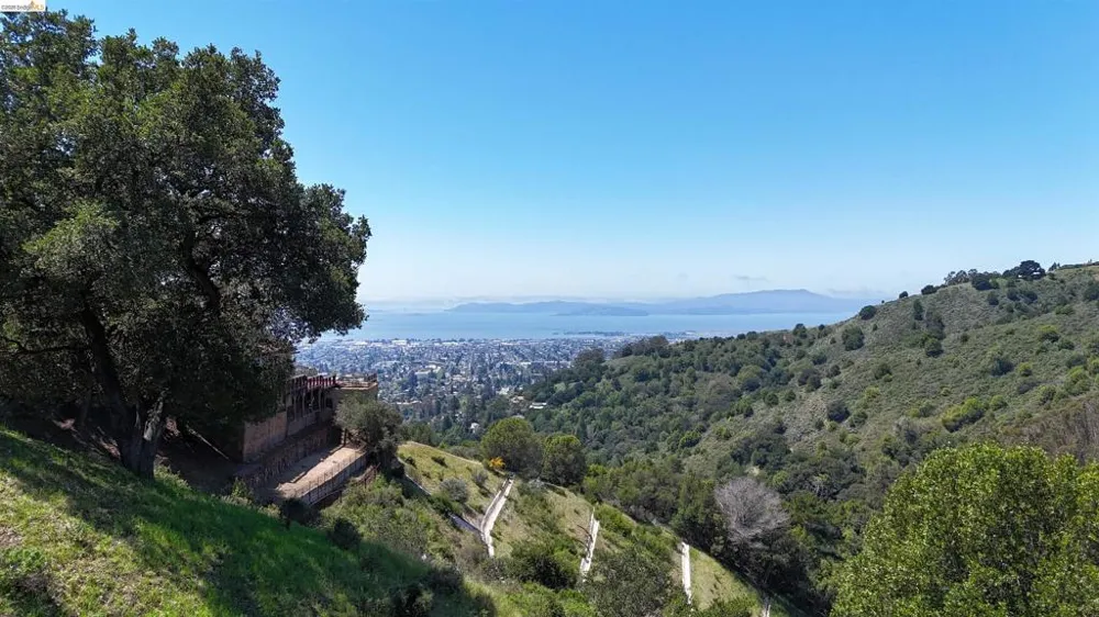11 Drury Ct Berkeley, CA 94705