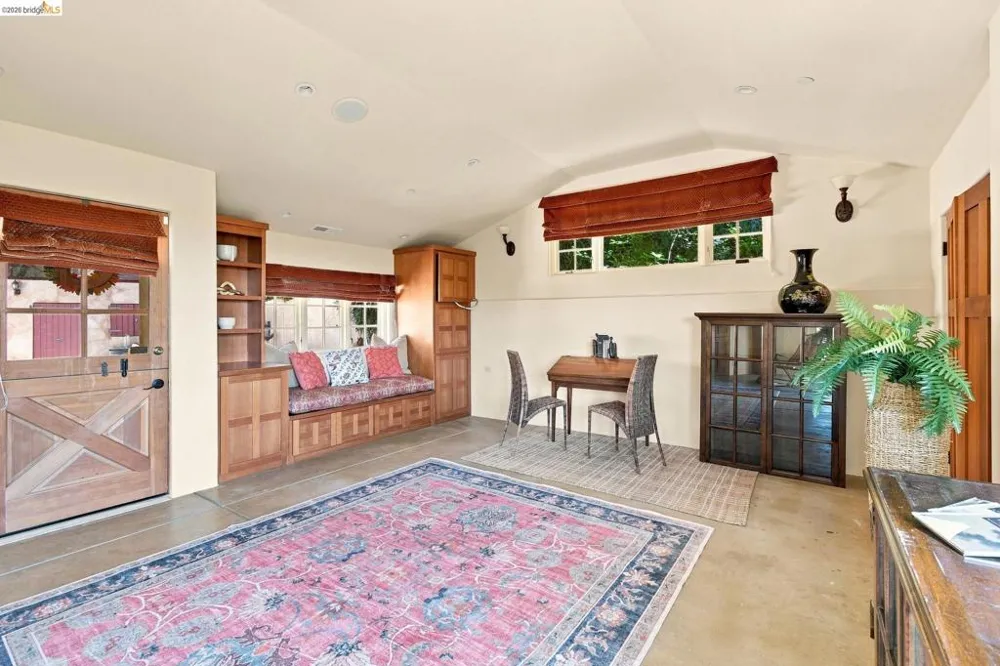 11 Drury Ct Berkeley, CA 94705