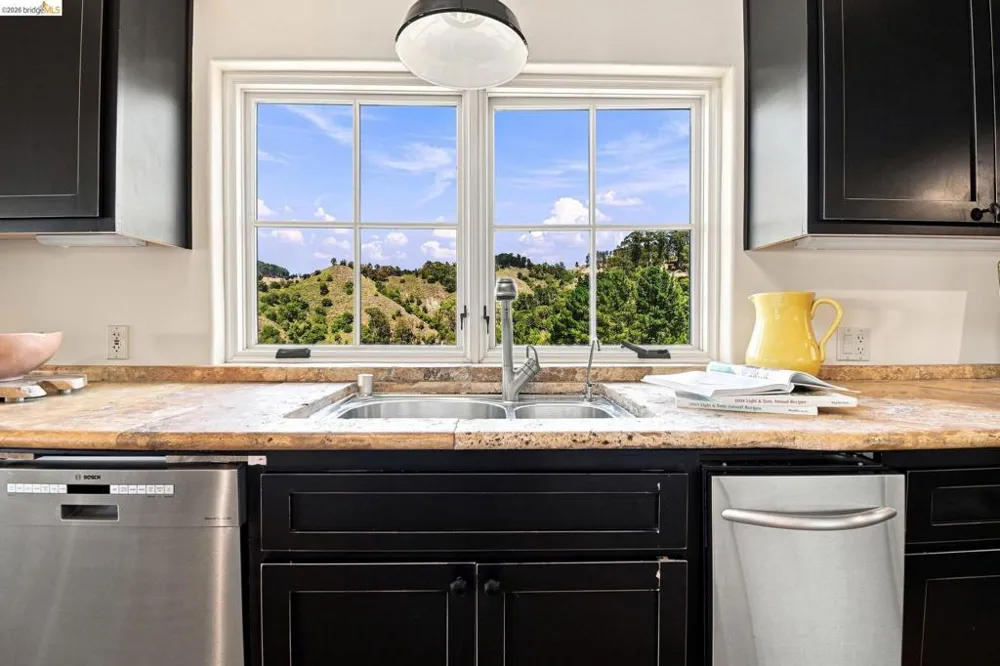 11 Drury Ct Berkeley, CA 94705