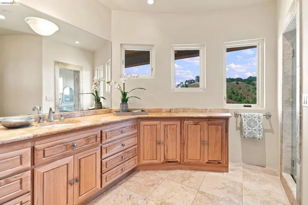 11 Drury Ct Berkeley, CA 94705