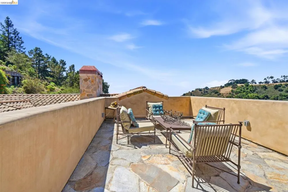 11 Drury Ct Berkeley, CA 94705
