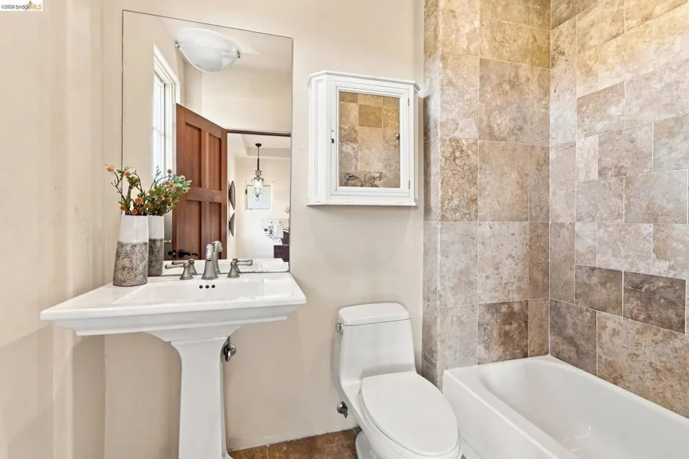 11 Drury Ct Berkeley, CA 94705